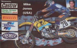 Der amerikanische Supercross-Fahrer Mike Jones während seiner Zeit bei Team Suzuki DSR.
